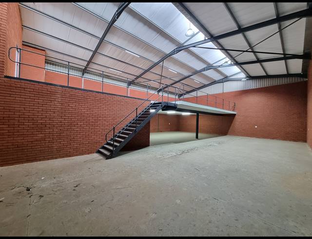 432M² WAREHOUSE TO LET IN ORMONDE